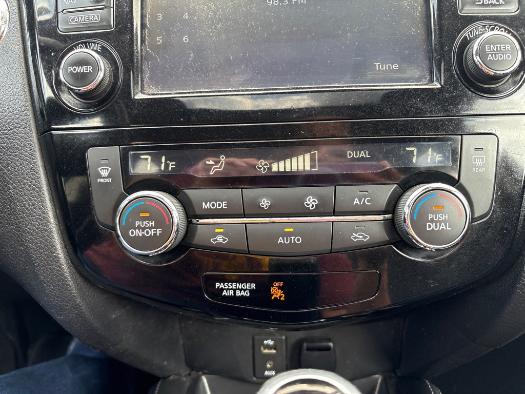 2017 Nissan Rogue Image 32