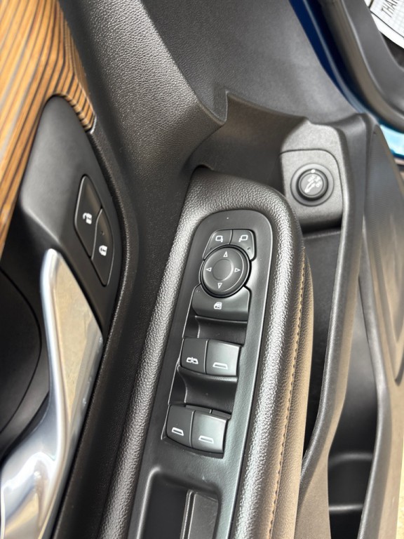 2020 GMC Terrain Image 25