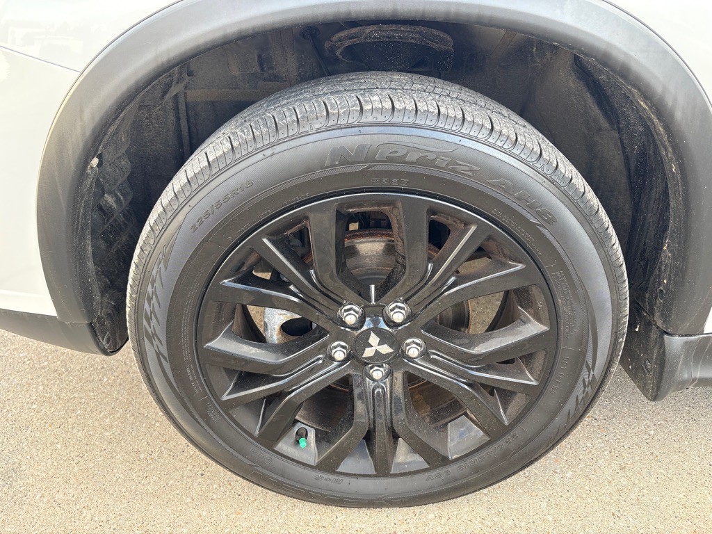 2019 Mitsubishi Outlander Image 10