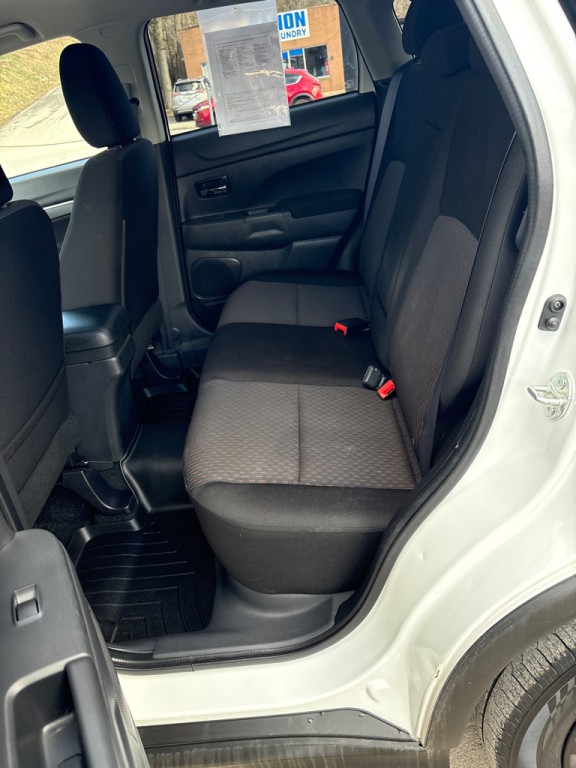 2019 Mitsubishi Outlander Image 19