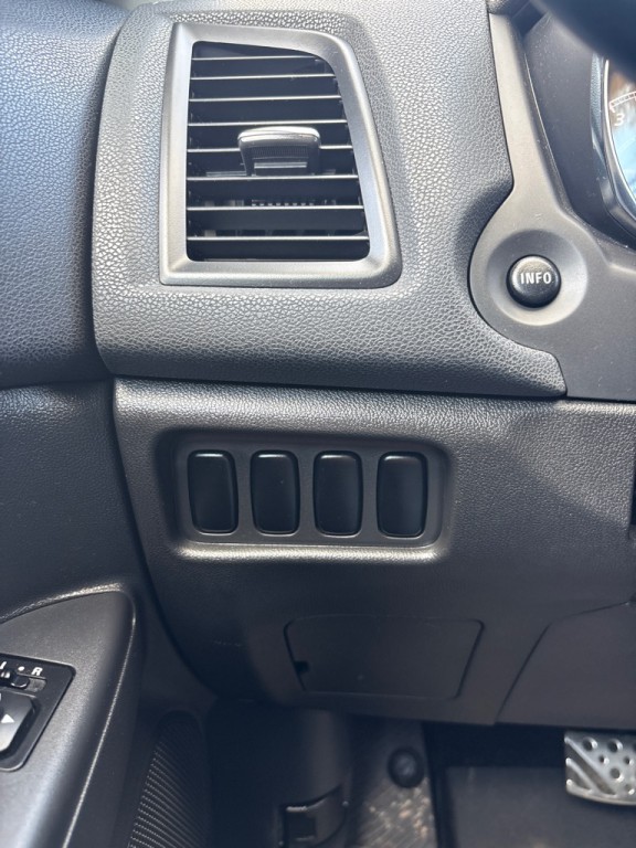 2019 Mitsubishi Outlander Image 27