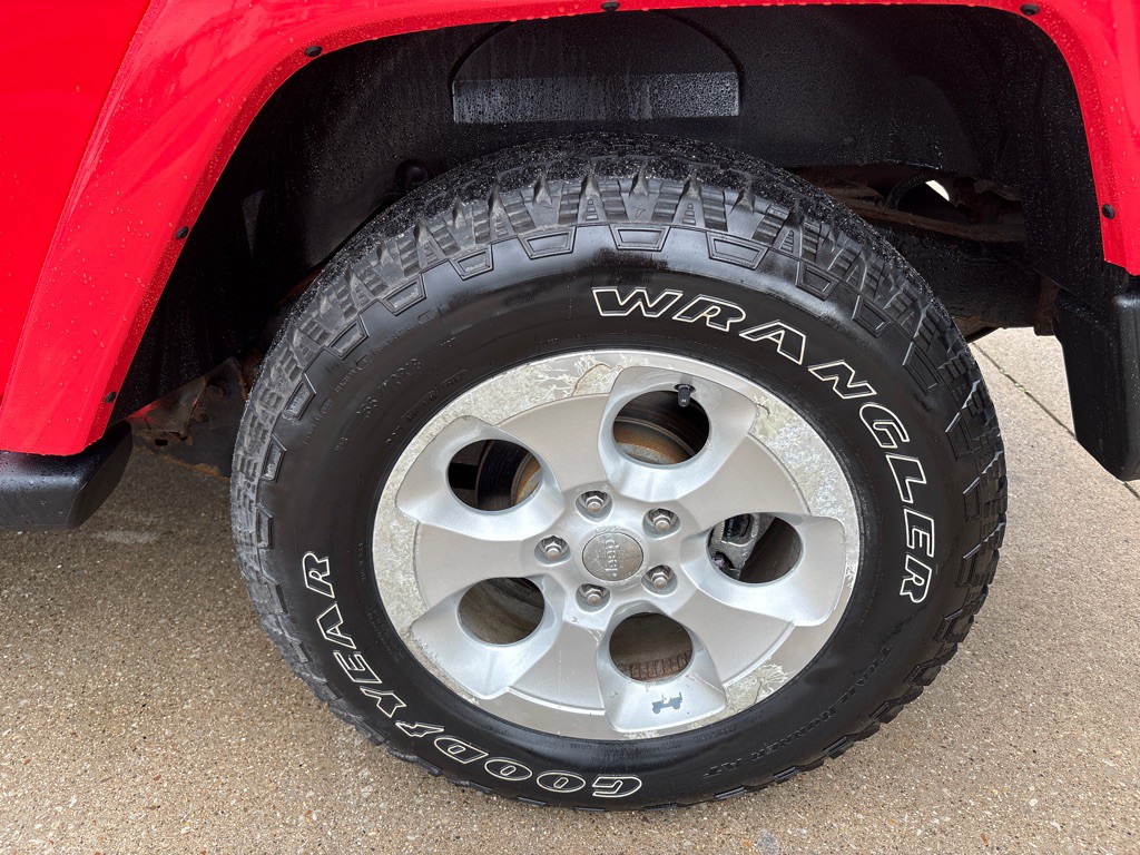 2013 Jeep Wrangler Image 11