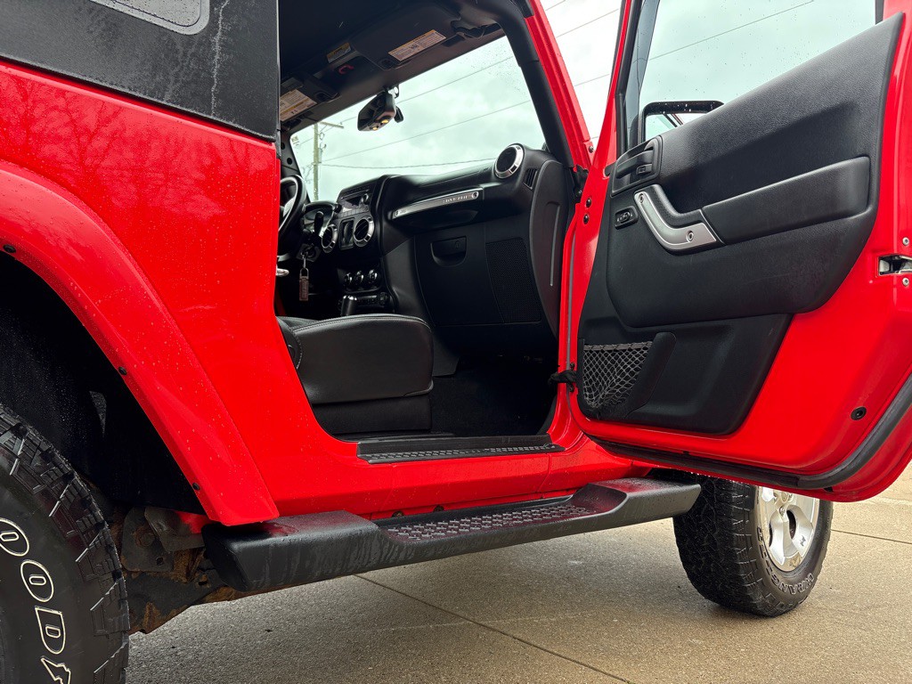 2013 Jeep Wrangler Image 14