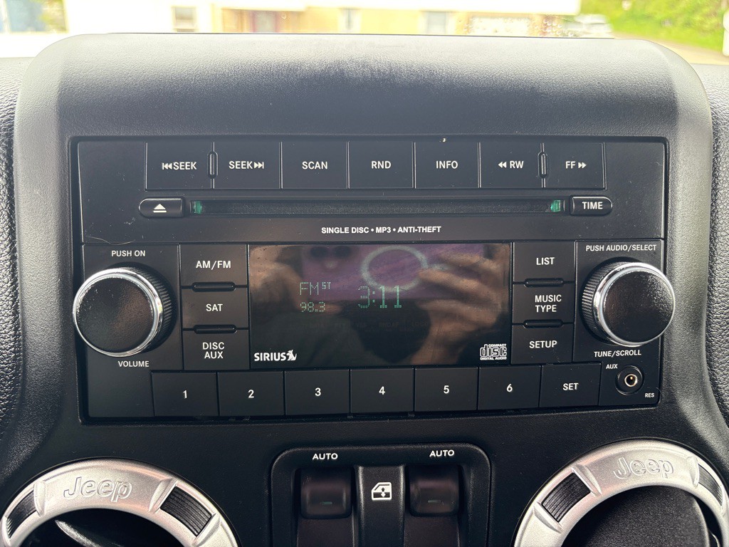 2013 Jeep Wrangler Image 27