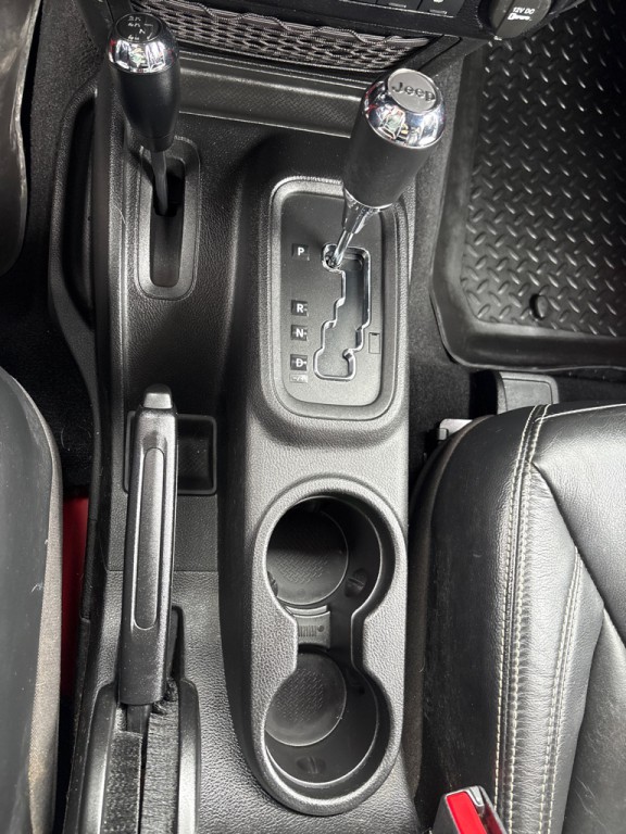 2013 Jeep Wrangler Image 30