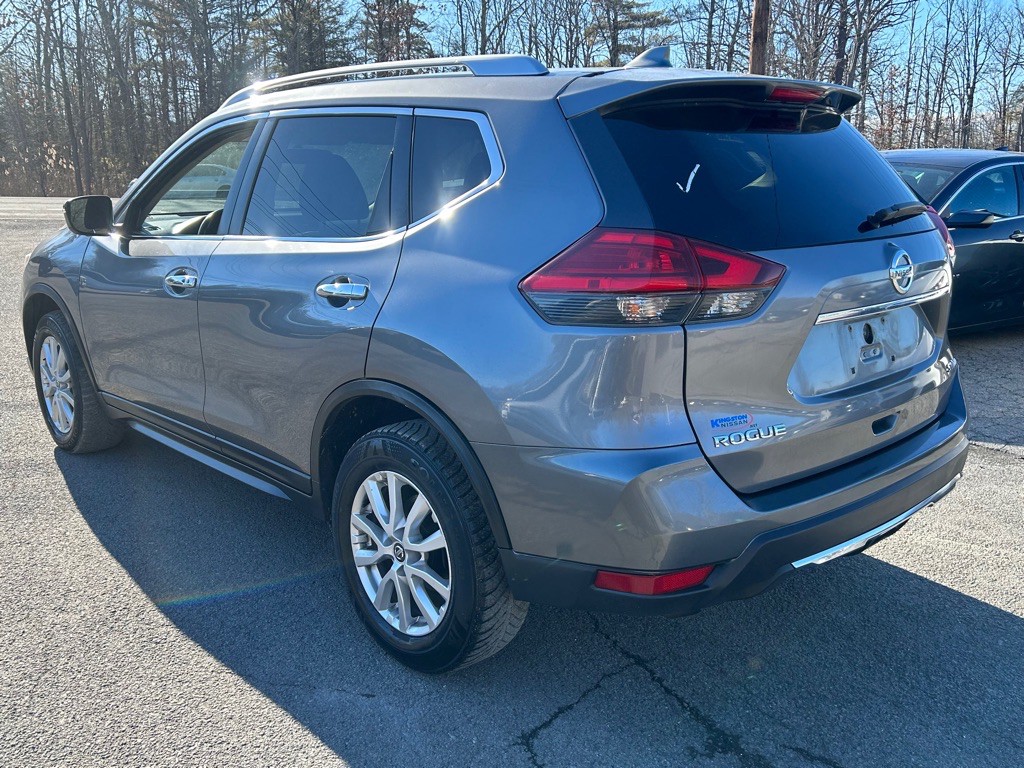 2017 Nissan Rogue Image 3