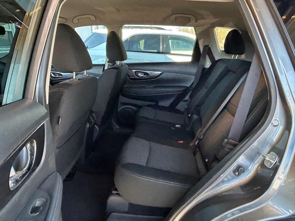 2017 Nissan Rogue Image 11