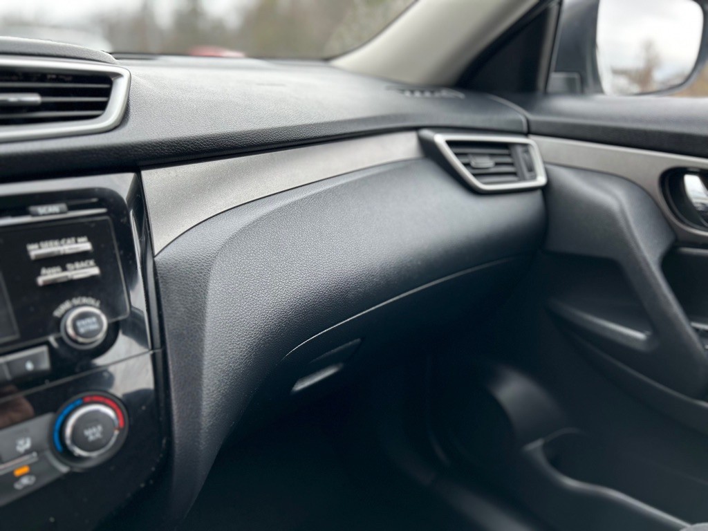 2015 Nissan Rogue Image 10