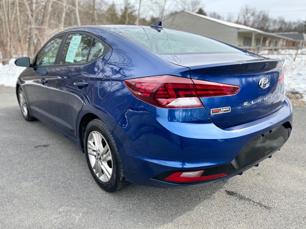 2019 Hyundai Elantra Image 3