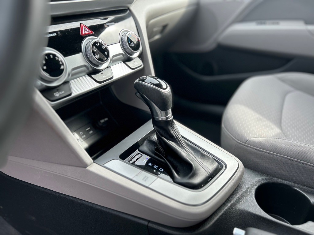 2019 Hyundai Elantra Image 8