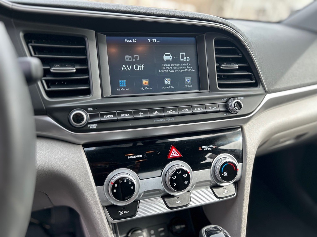 2019 Hyundai Elantra Image 10