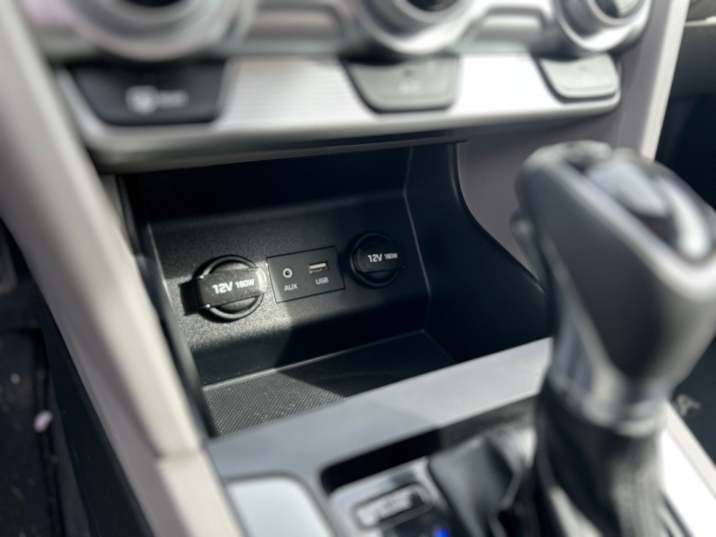 2019 Hyundai Elantra Image 11