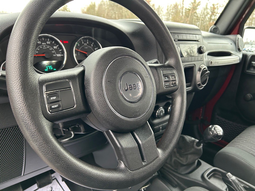 2012 Jeep Wrangler Image 11