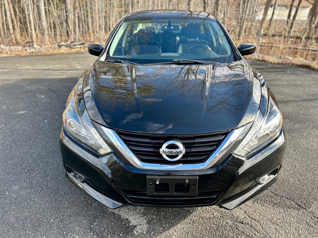 2017 Nissan Altima Image 2