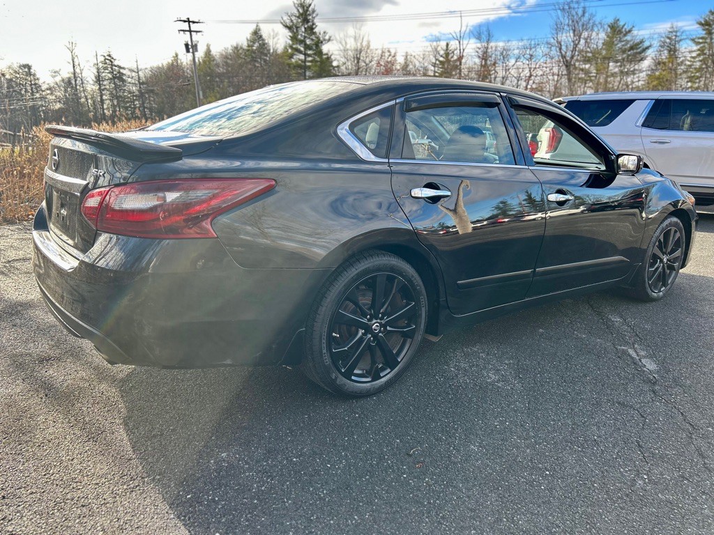 2017 Nissan Altima Image 3