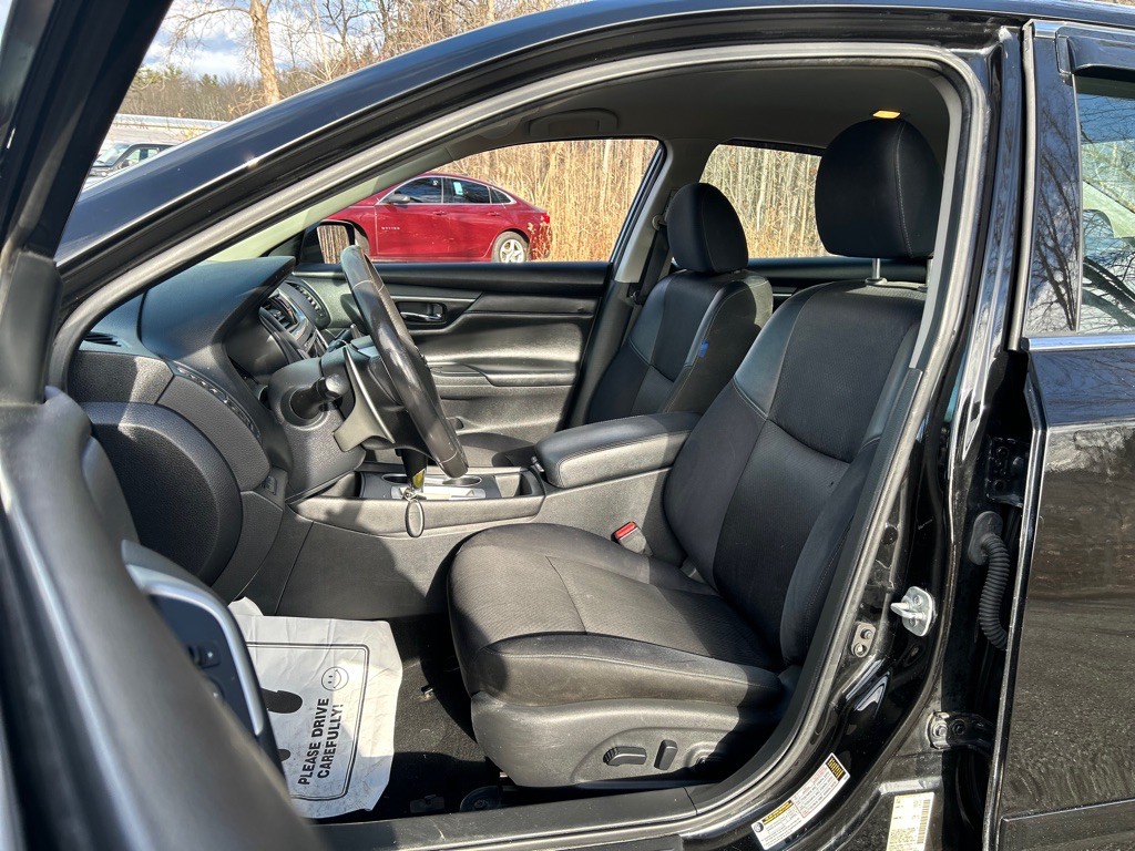 2017 Nissan Altima Image 4