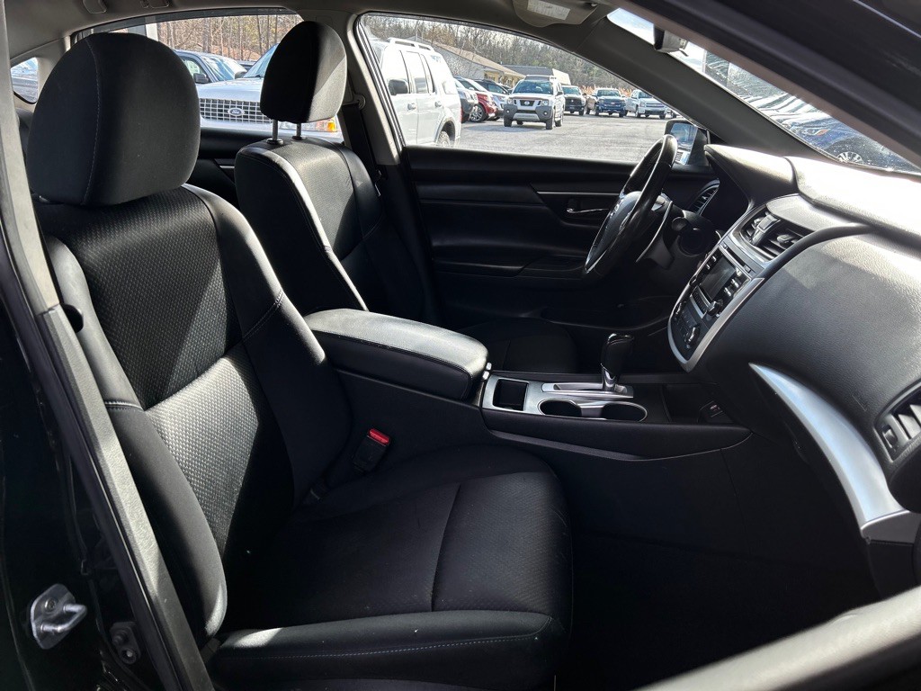2017 Nissan Altima Image 11