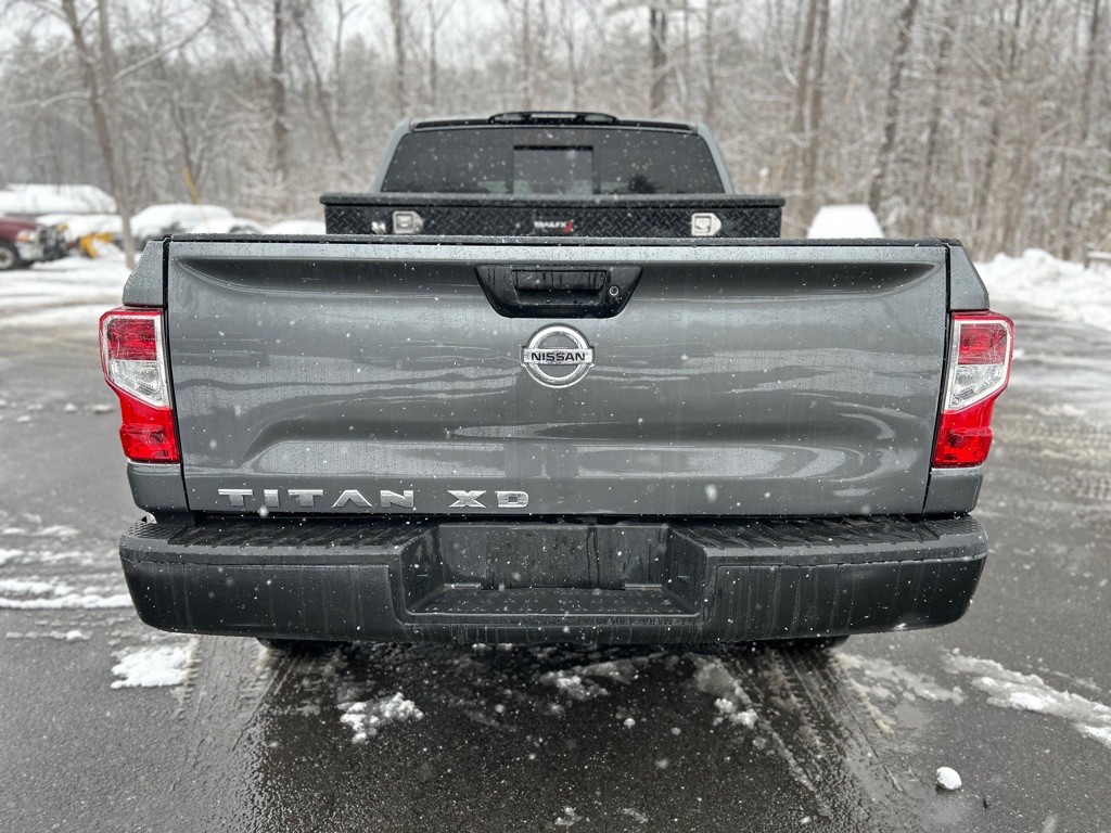 2017 Nissan Titan Image 4