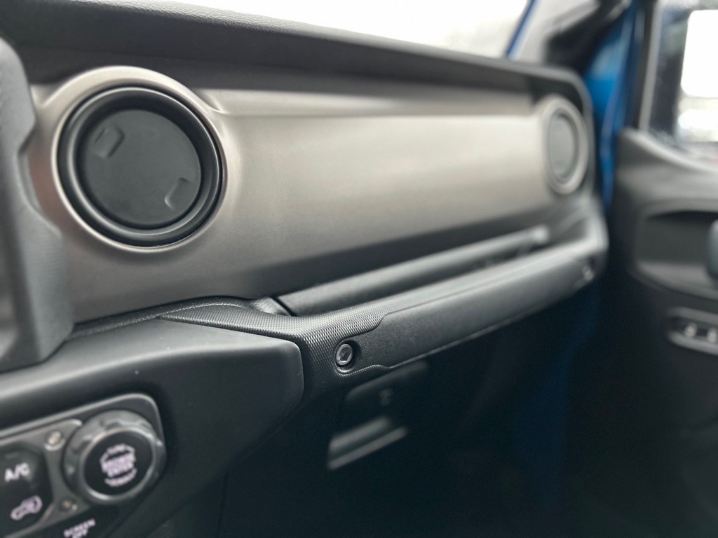 2021 Jeep Gladiator Image 16