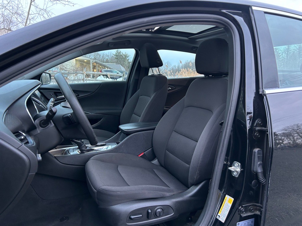 2021 Chevrolet Malibu Image 6