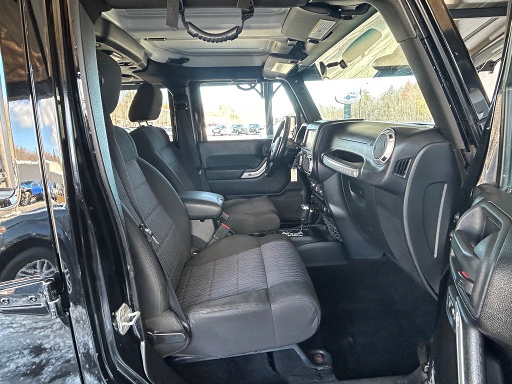 2012 Jeep Wrangler Unlimited Image 8