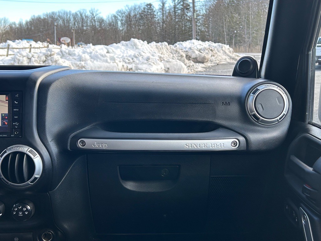 2012 Jeep Wrangler Unlimited Image 14