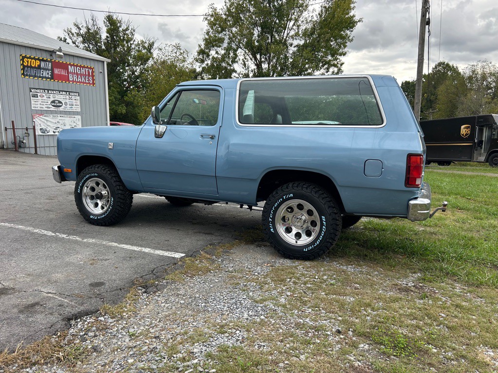 1988 Dodge Charger Image 2