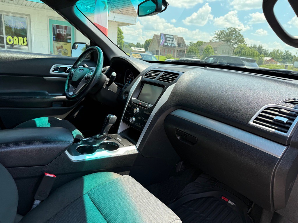 2015 Ford Explorer Image 12