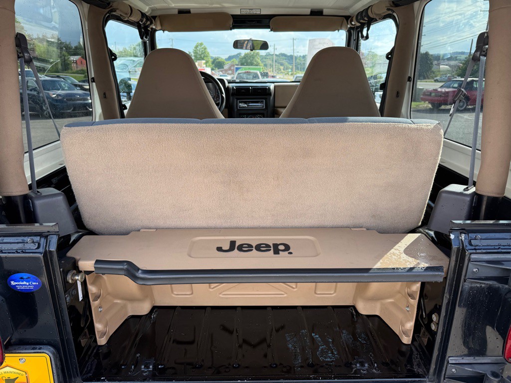 2002 Jeep Wrangler Image 10