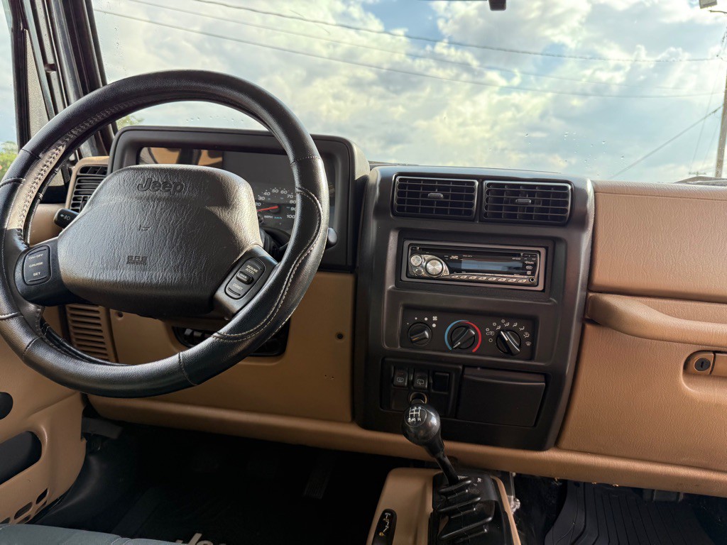 2002 Jeep Wrangler Image 12