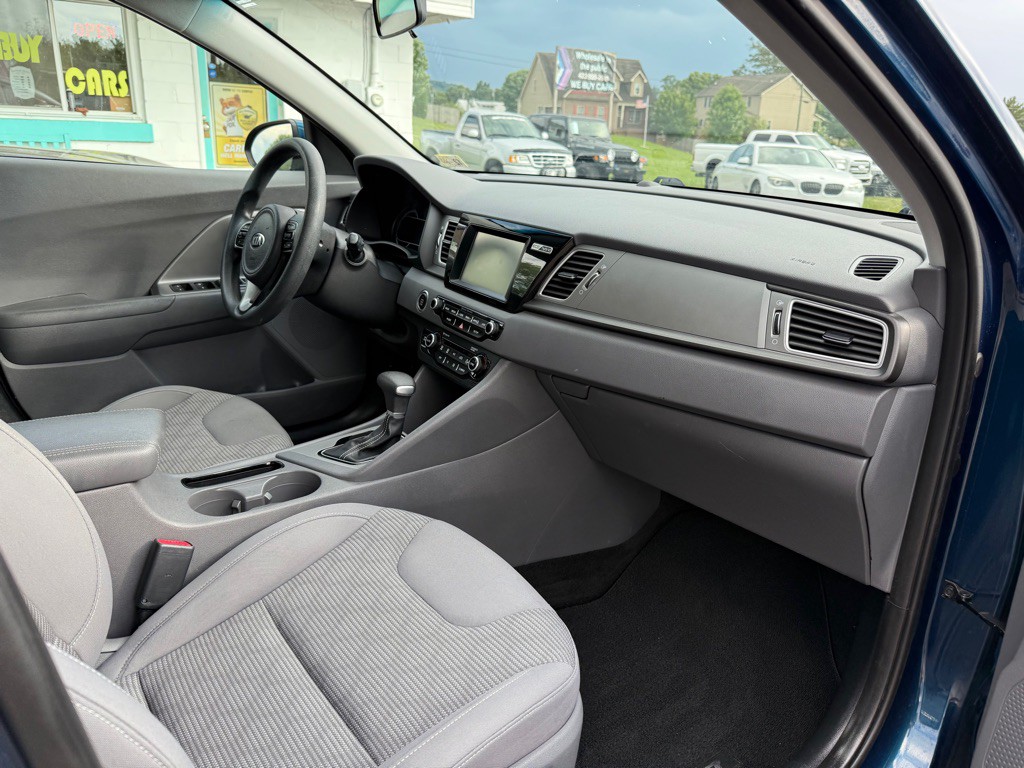 2017 Kia Niro Image 12