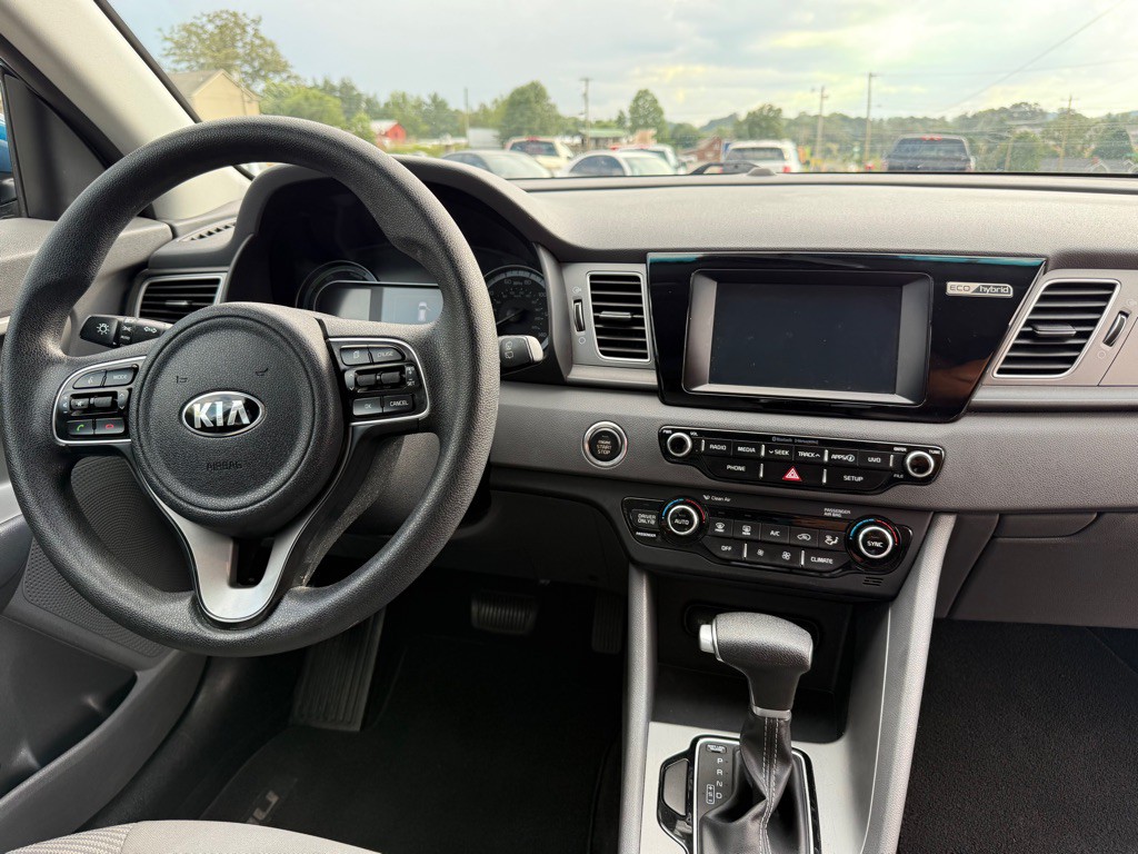 2017 Kia Niro Image 13