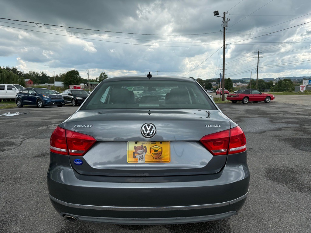 2013 Volkswagen Passat Image 3