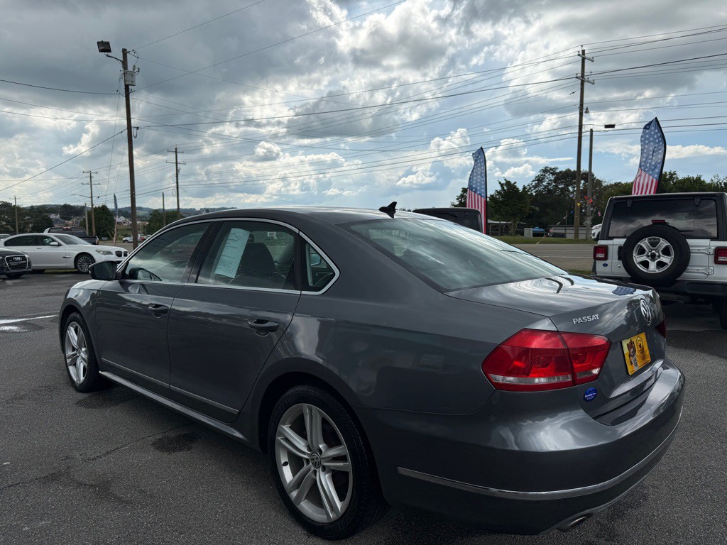 2013 Volkswagen Passat Image 4