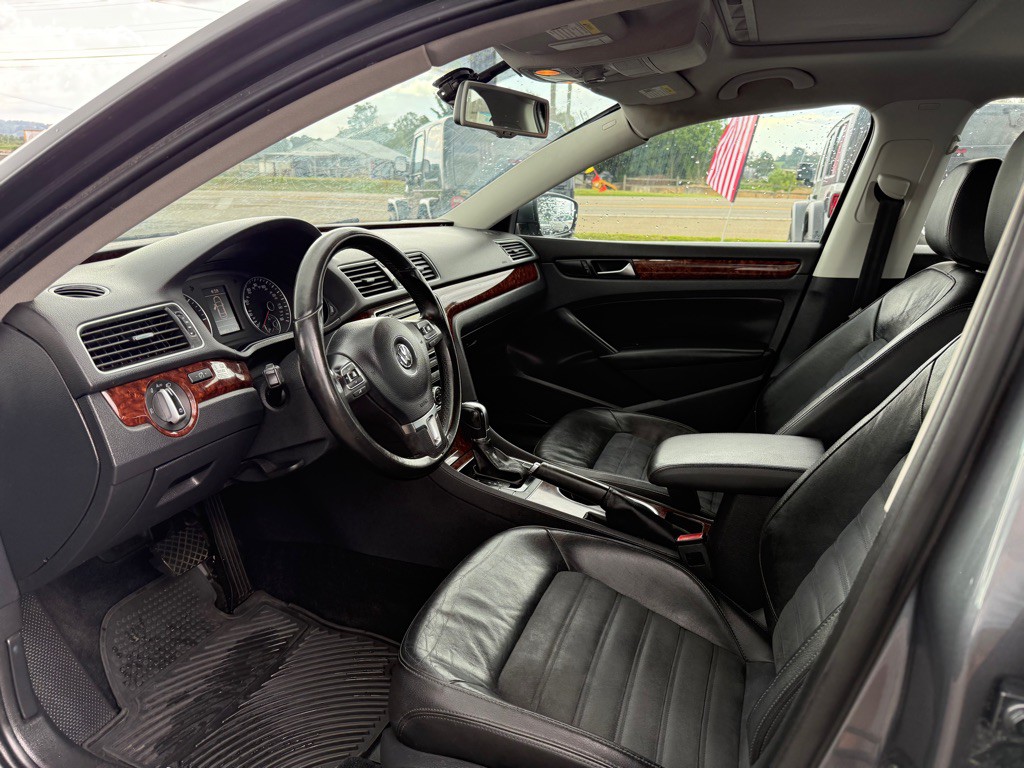 2013 Volkswagen Passat Image 7