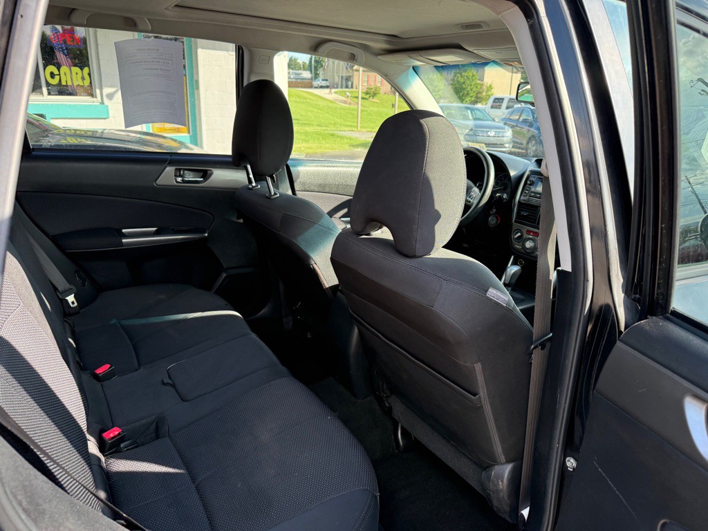 2011 Subaru Forester Image 11