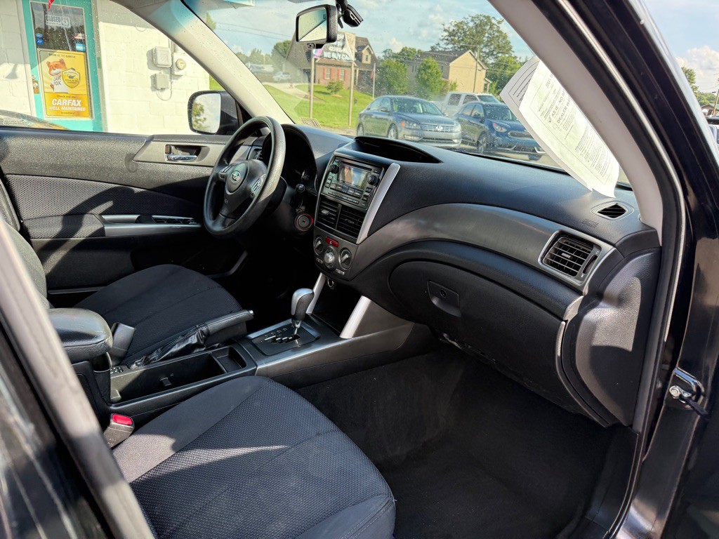 2011 Subaru Forester Image 12