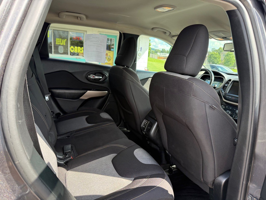 2018 Jeep Cherokee Image 8