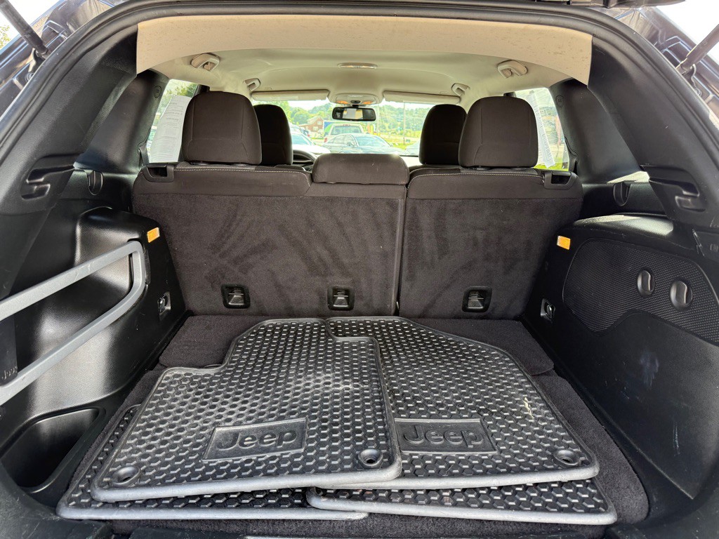 2018 Jeep Cherokee Image 19