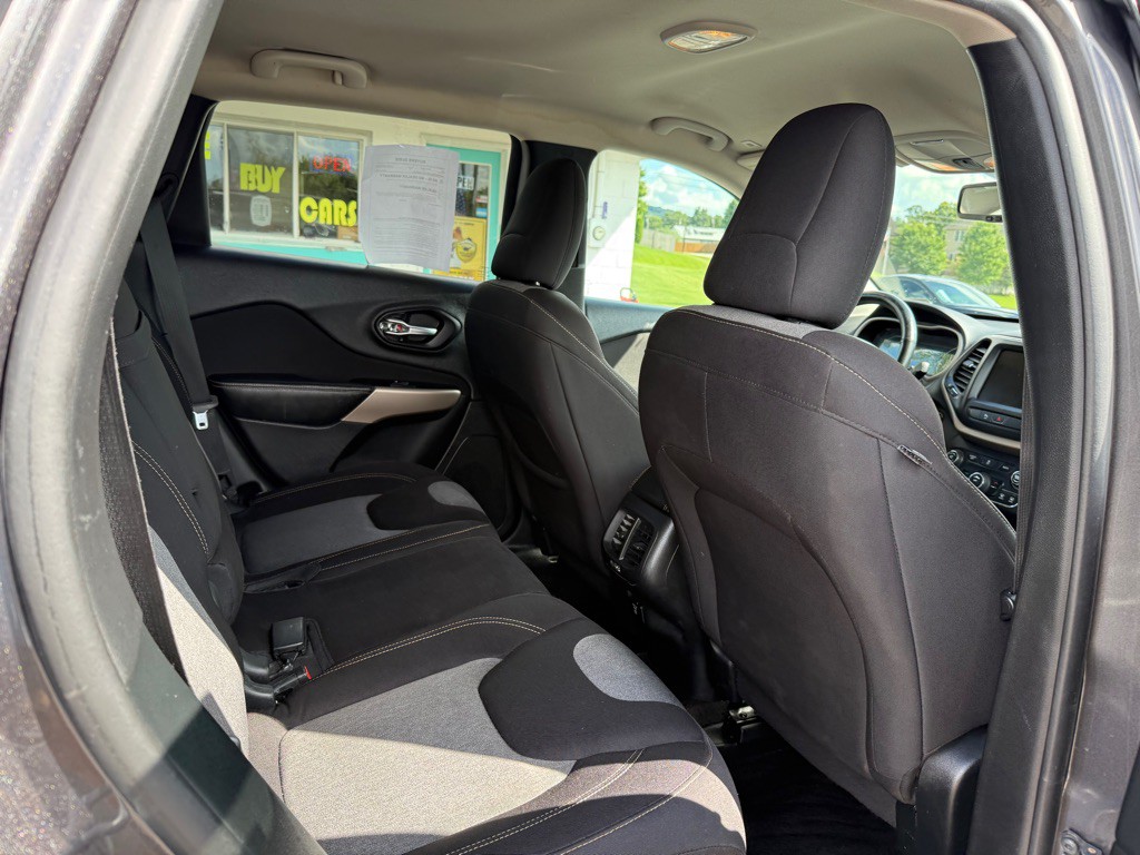 2018 Jeep Cherokee Image 20