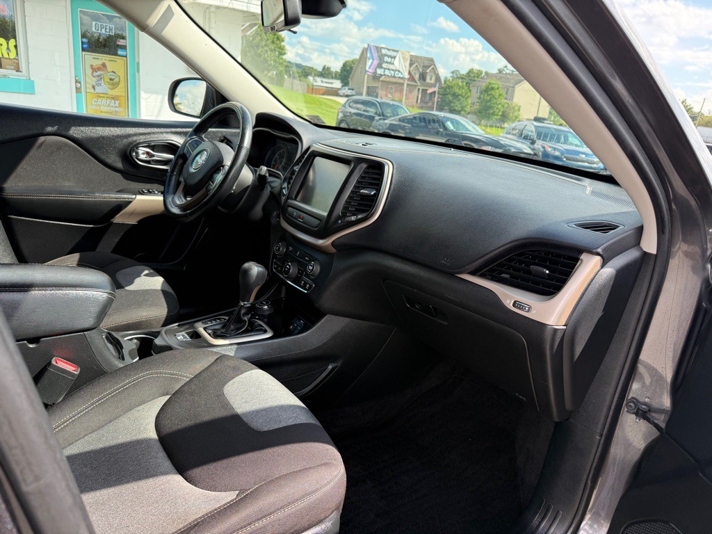 2018 Jeep Cherokee Image 21