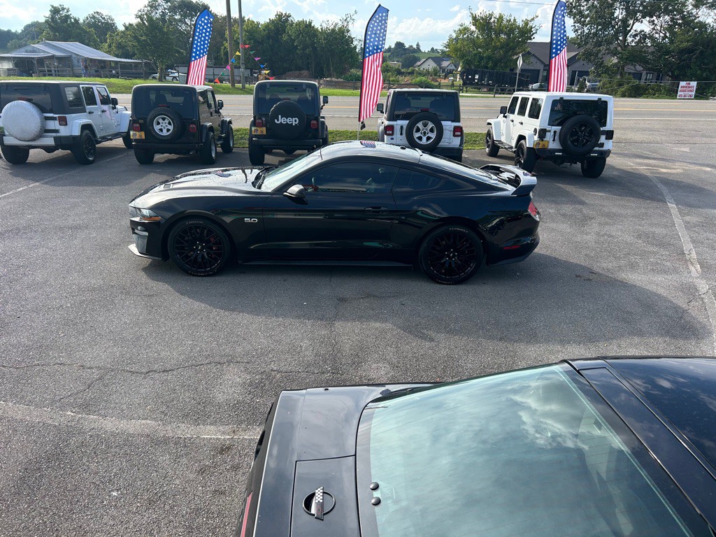 2019 Ford Mustang Image 9