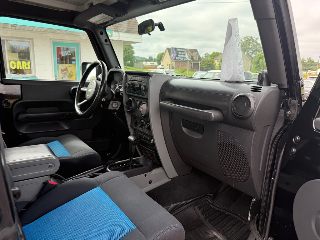 2010 Jeep Wrangler Image 10