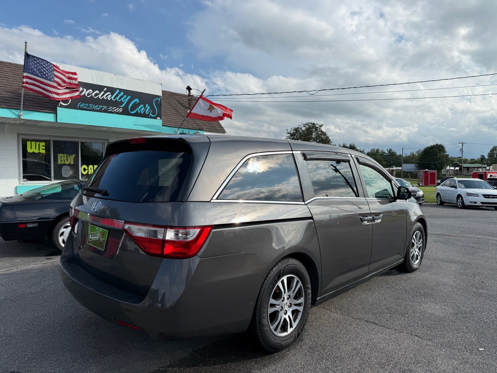 2011 Honda Odyssey Image 2
