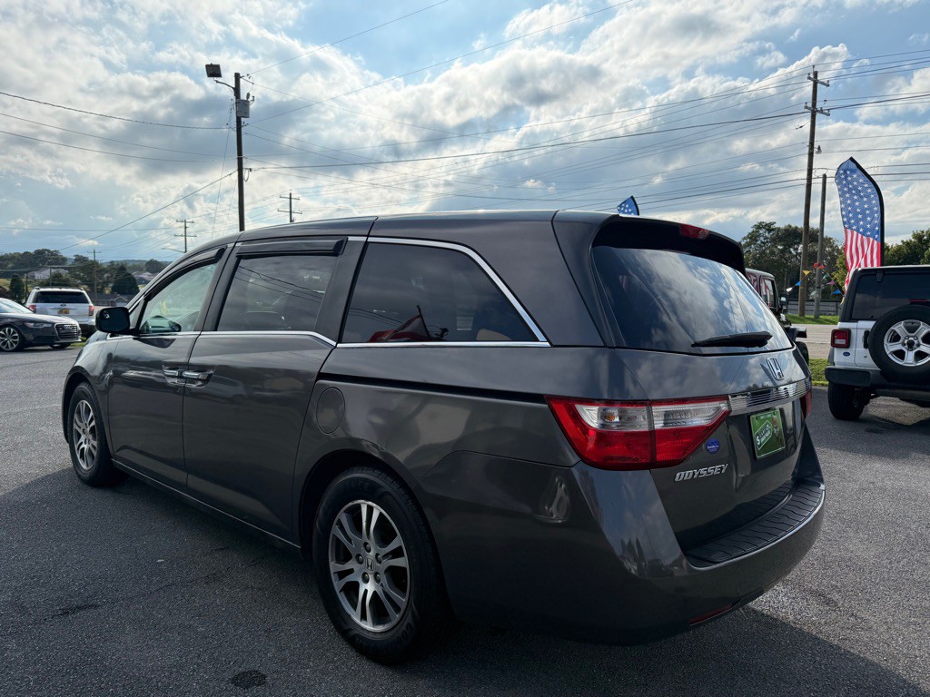 2011 Honda Odyssey Image 4