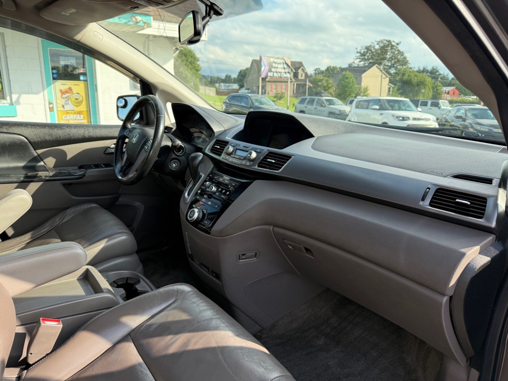 2011 Honda Odyssey Image 13