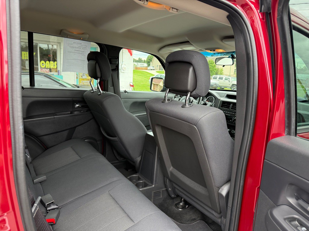 2012 Jeep Liberty Image 12