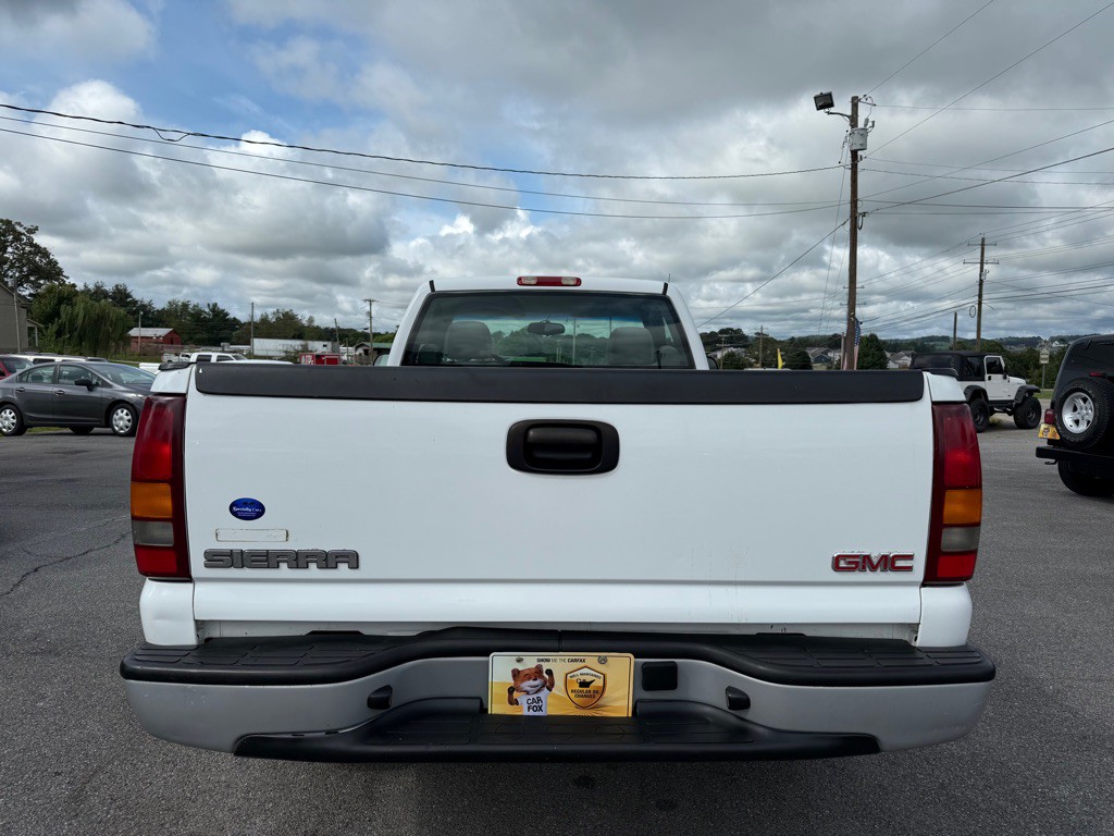 2003 GMC Sierra Image 3