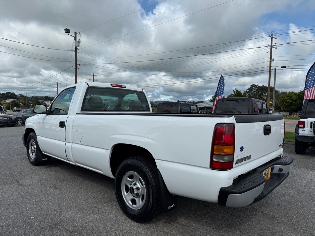 2003 GMC Sierra Image 4