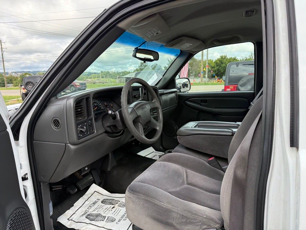 2003 GMC Sierra Image 7